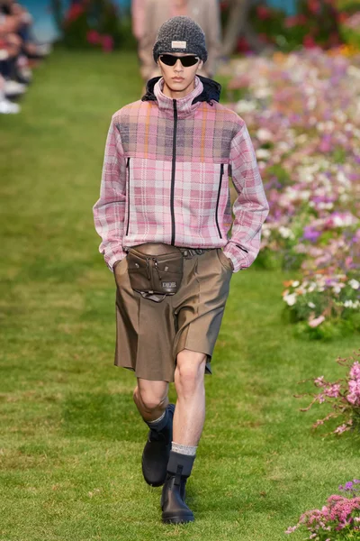 Look 19